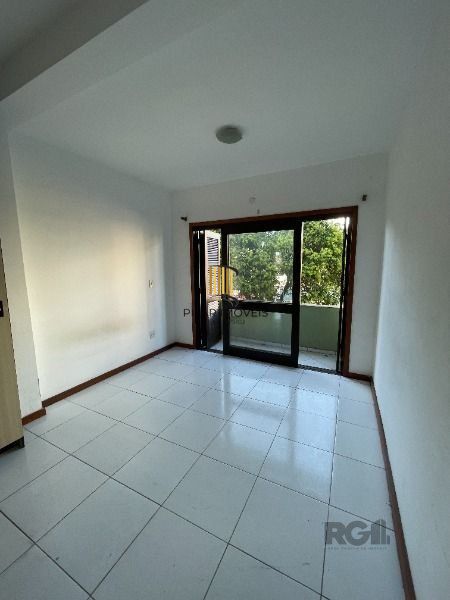 Casa 6 dormitórios no bairro Cristal