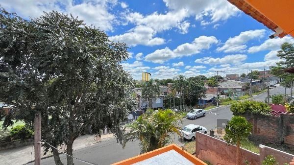 Casa para Venda - 144m², 2 dormitórios, 2 vagas - Lomba do Pinheiro