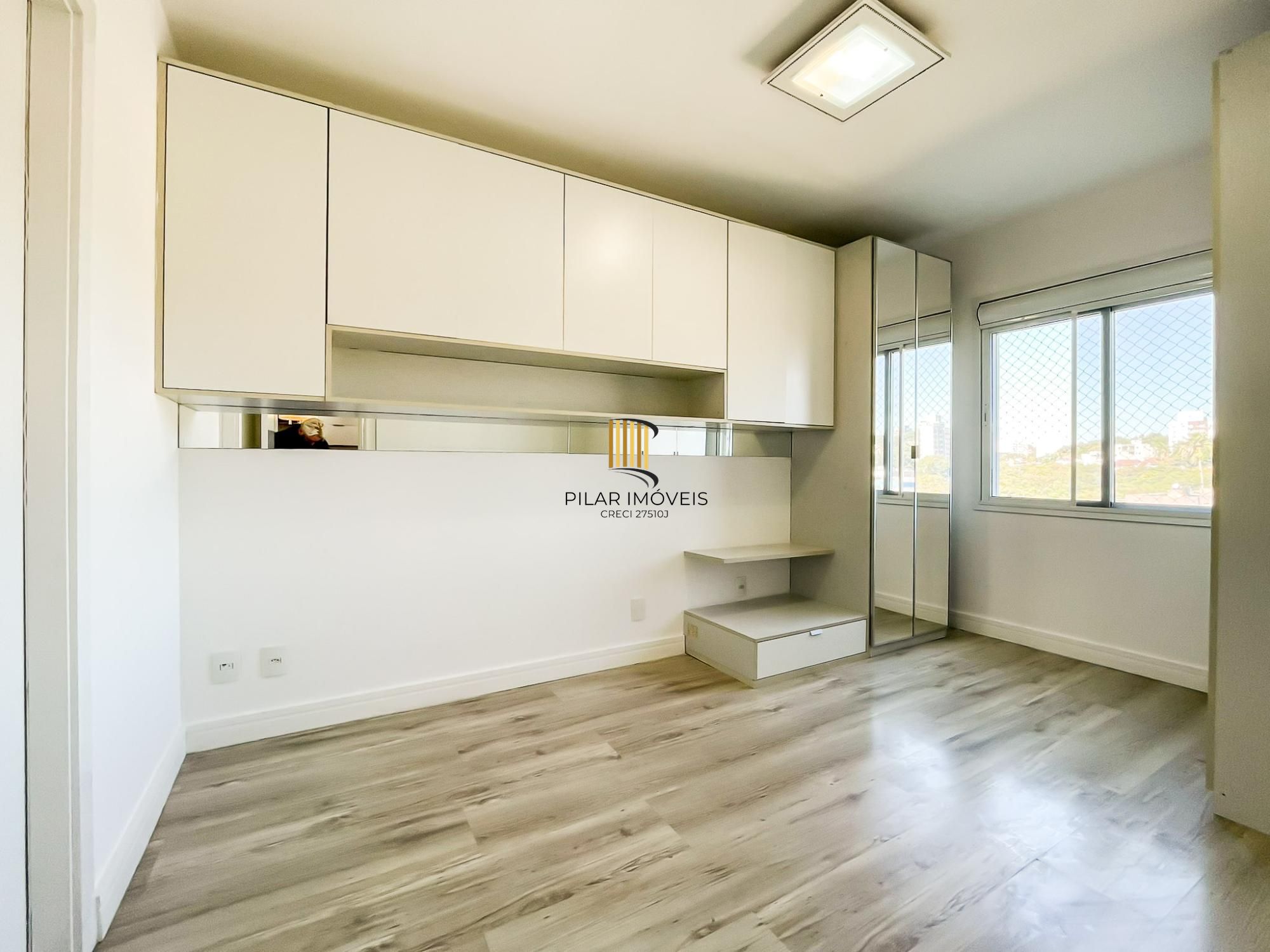 Apartamento de 2 dormitórios no Cristal
