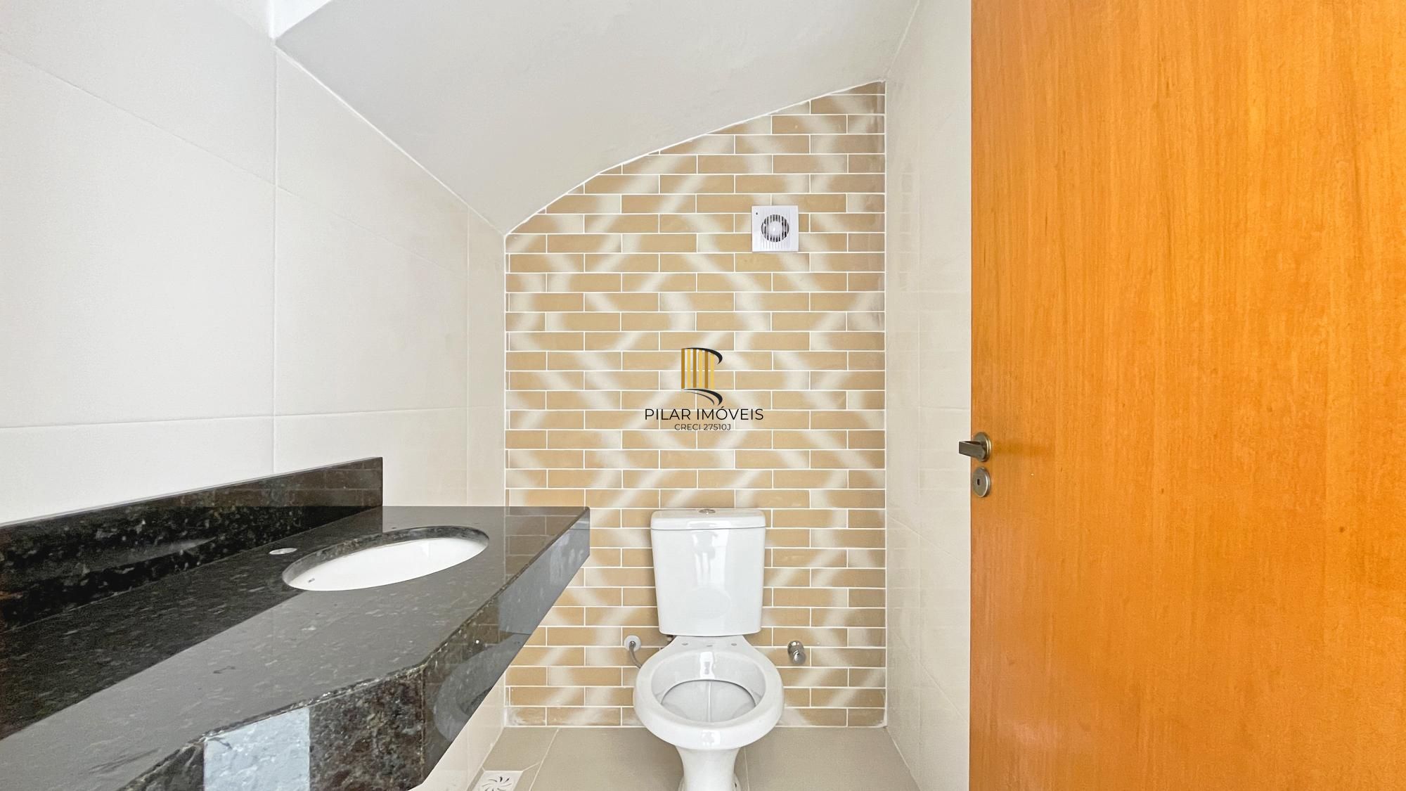 Casa em Porto Alegre, no bairro Hípica, com 3 dormitório(s), à venda.