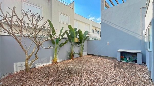 No Lagos de Nova Ipanema, residência com 3 dormitório(s), e 3 banheiros, à venda.