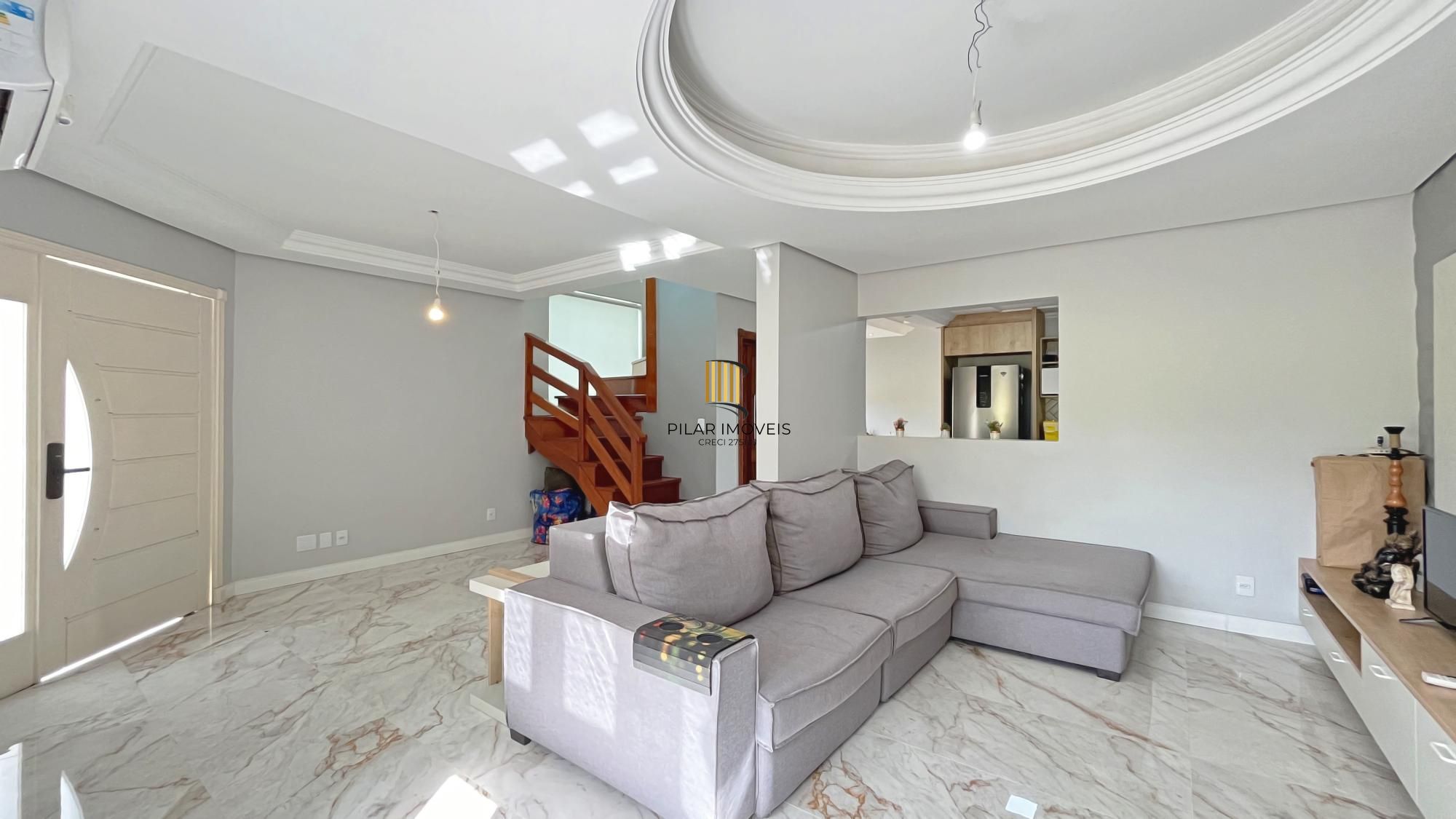 Casa 3 dormitórios no bairro Hípica