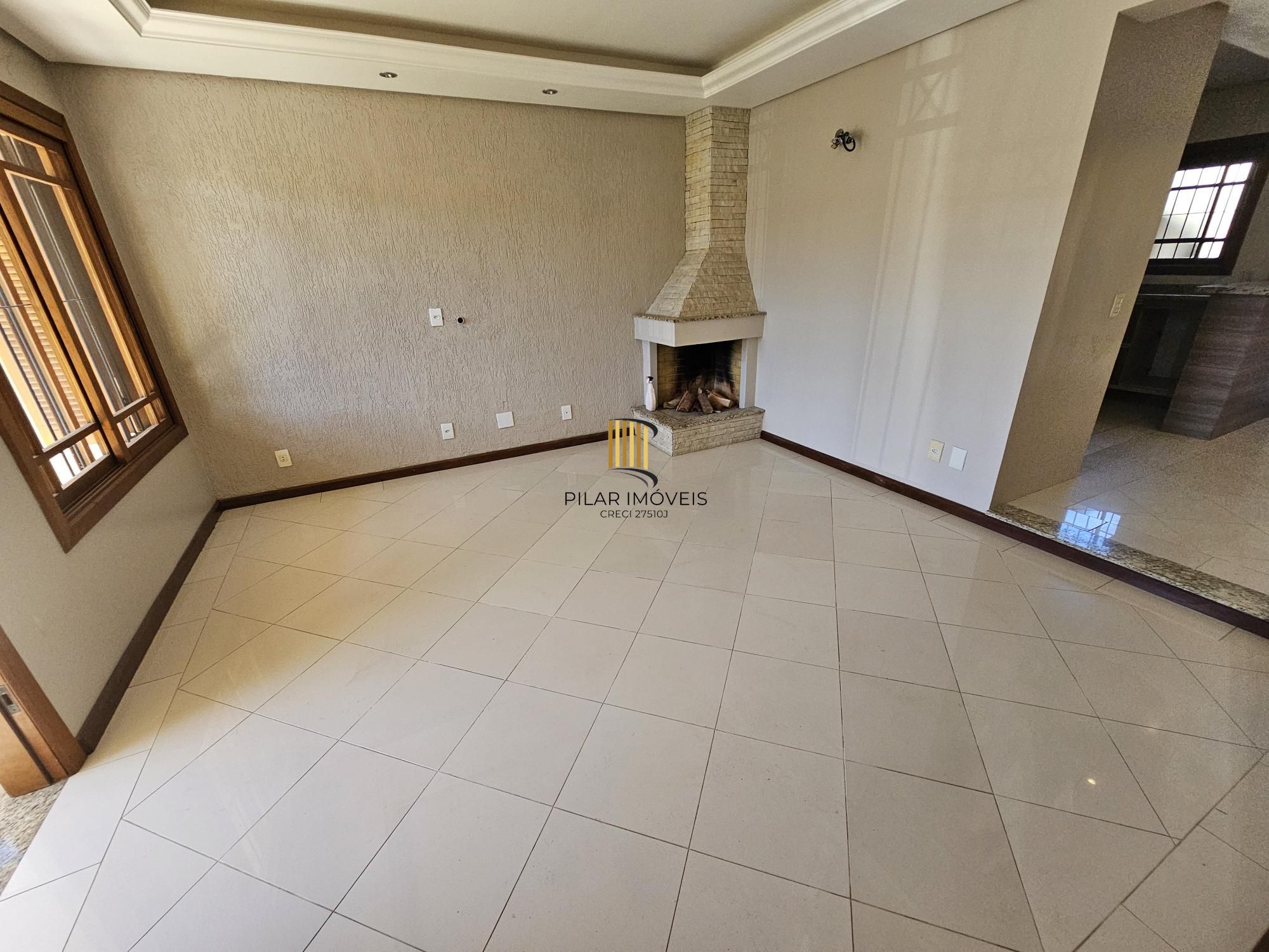 Sobrado 3 dormitórios com lareira, churrasqueira, piscina, 4 vagas garagem com 196,00m² de área construída no bairro Hípica !