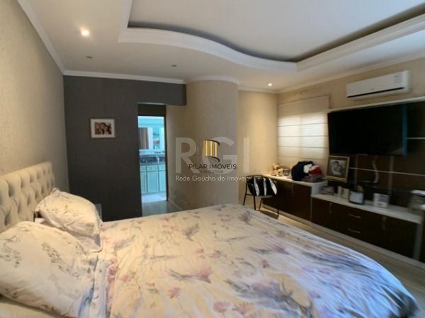 Casa para Venda - 333m², 3 dormitórios, sendo 1 suites, 4 vagas - Ipanema