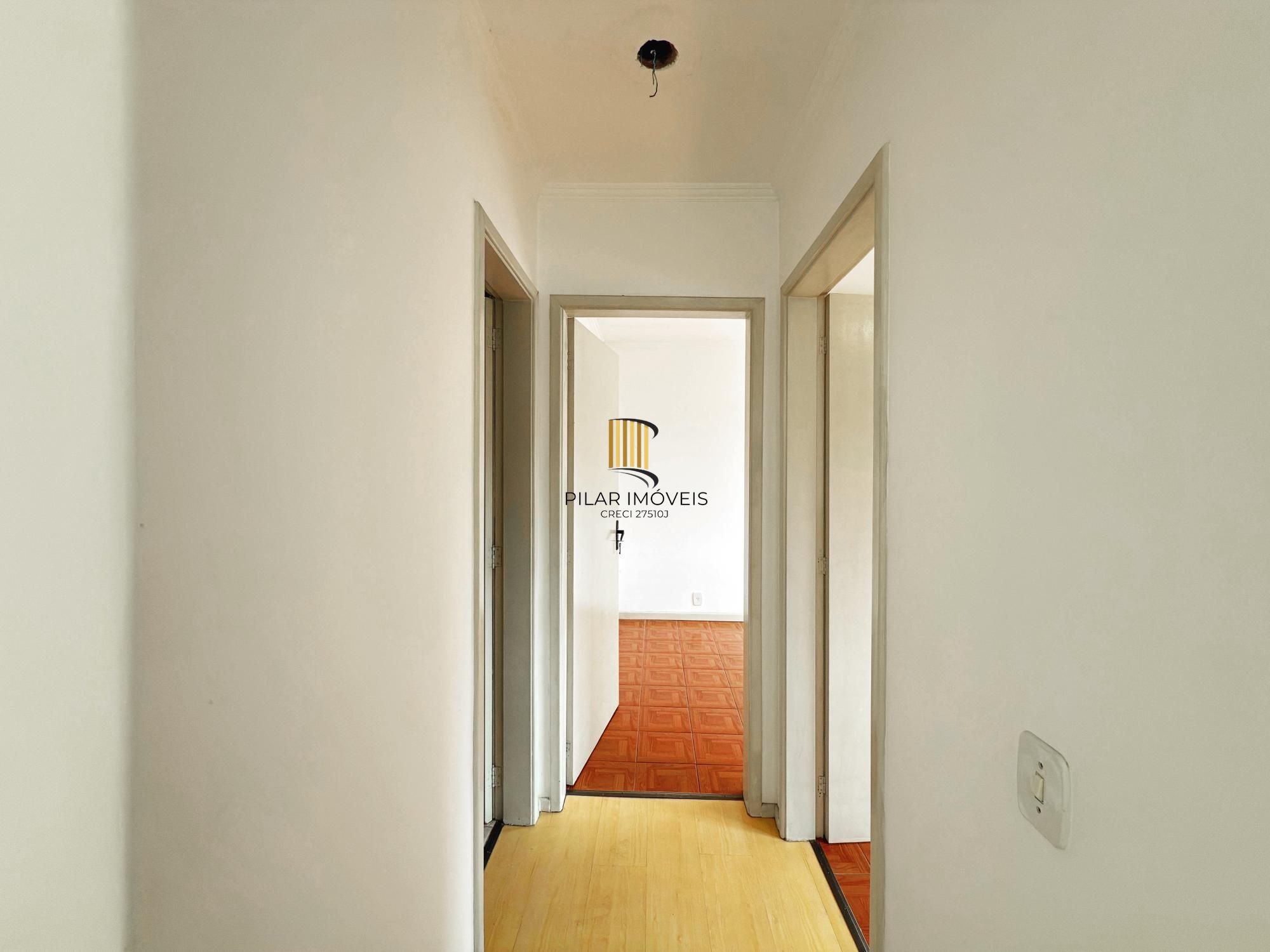 Apartamento de 2 dormitórios junto a Protásio Alves