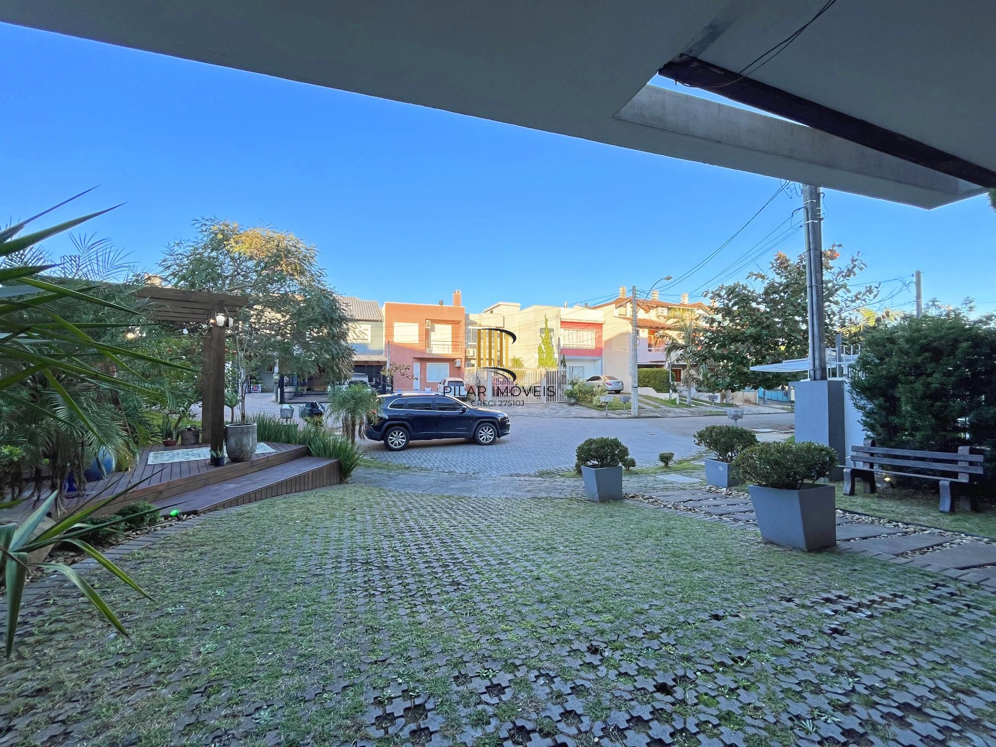 Casa 4 dormitórios no bairro Hípica