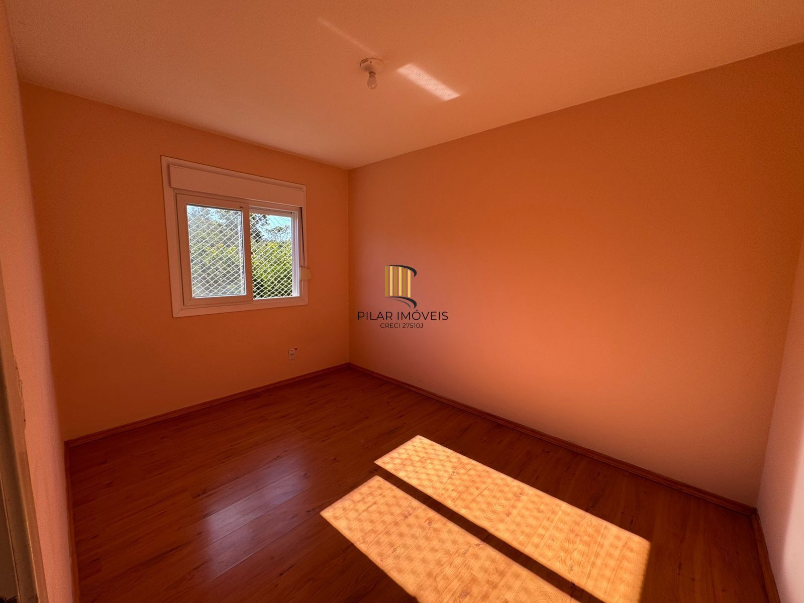 Apartamento 2 dormitório(s),com 1 vaga de garagem coberta à venda.