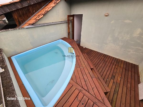 Casa Condominio em Porto Alegre, no bairro Ipanema, com 3 dormitório(s), e 3 banheiros, à venda.