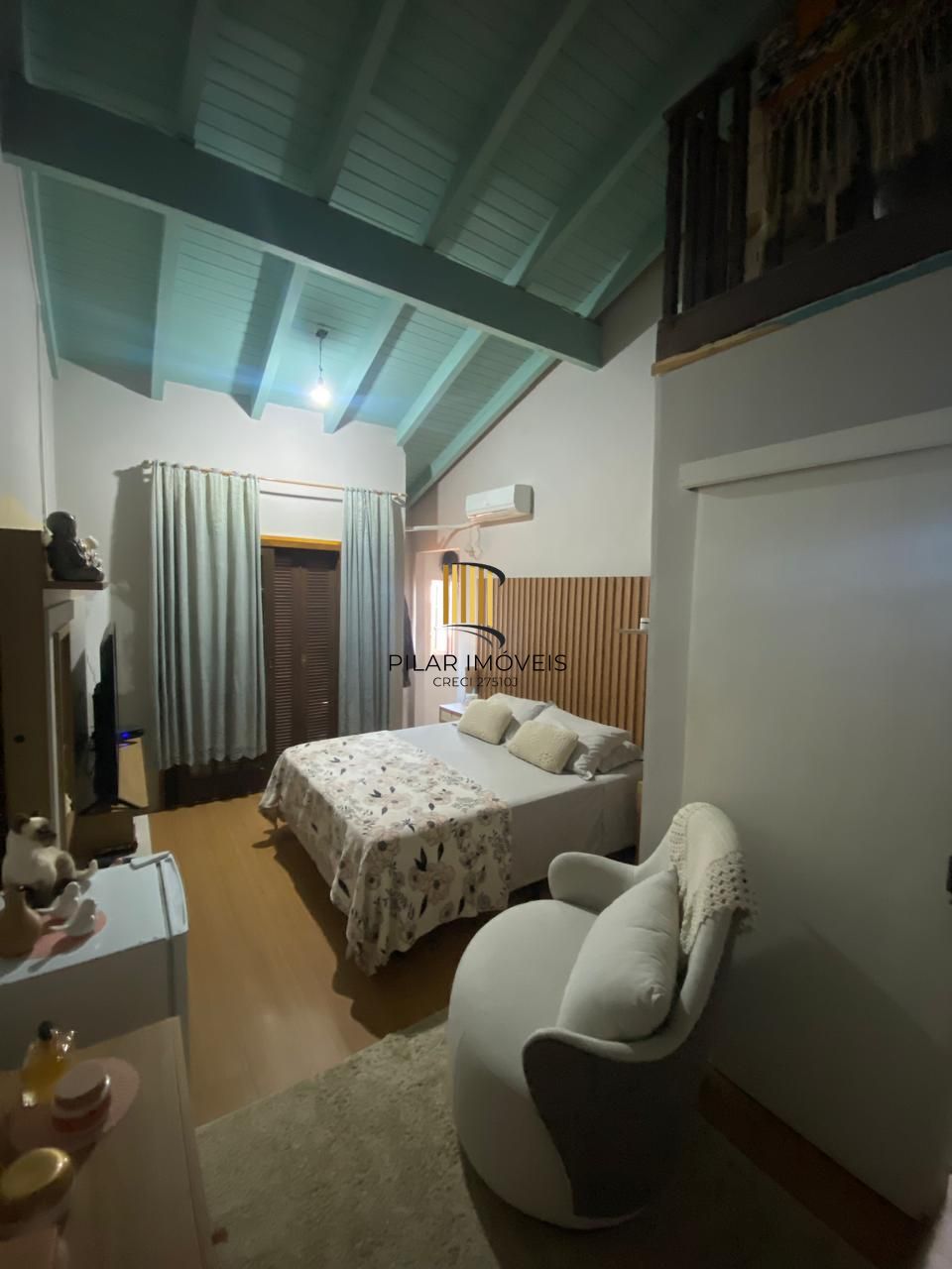 Hípica- Sobrado 3 dormitórios, 2 vagas- Venda