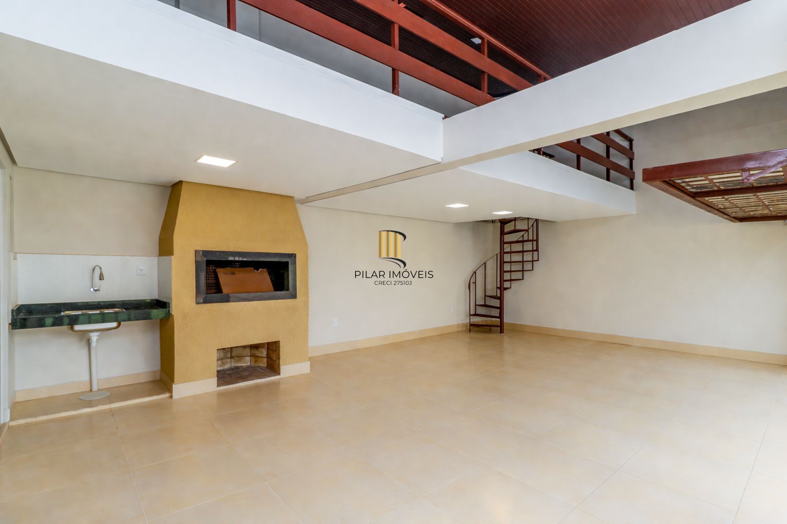 Excelente residência com 4 dormitórios