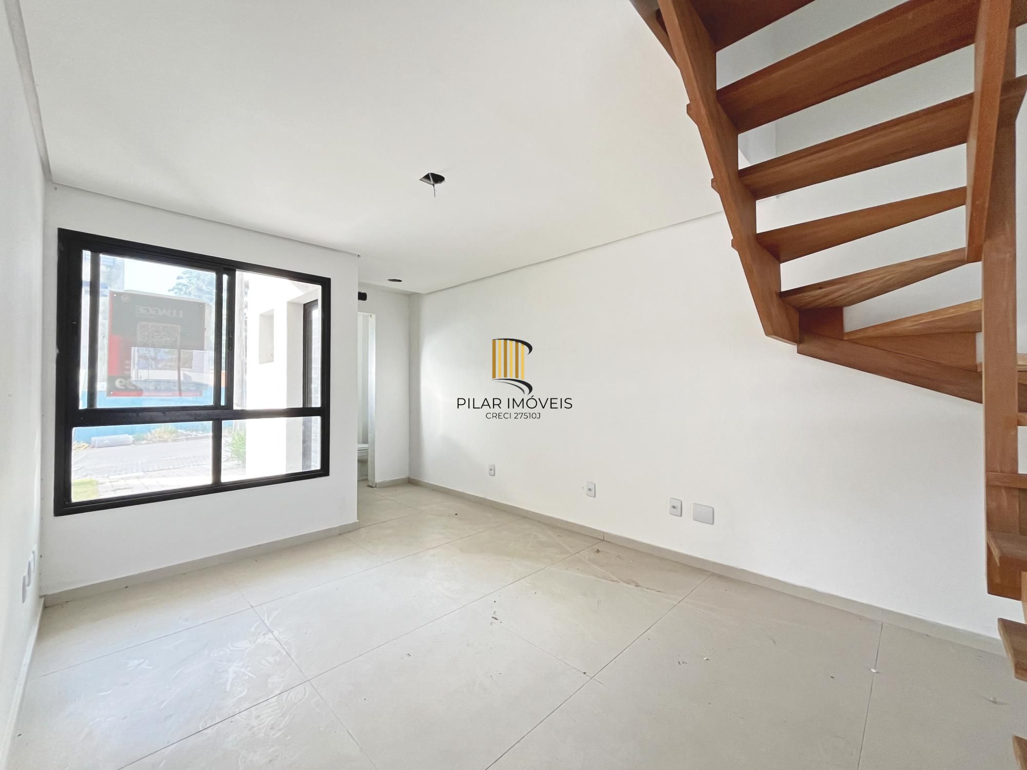 Casa em Porto Alegre, no bairro Hípica, com 2 dormitório(s), e 2 banheiros, à venda.