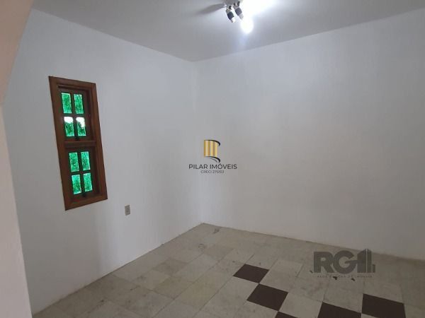 Casa em Porto Alegre, no bairro Vila Nova, com 4 dormitório(s), e 4 banheiros, à venda.