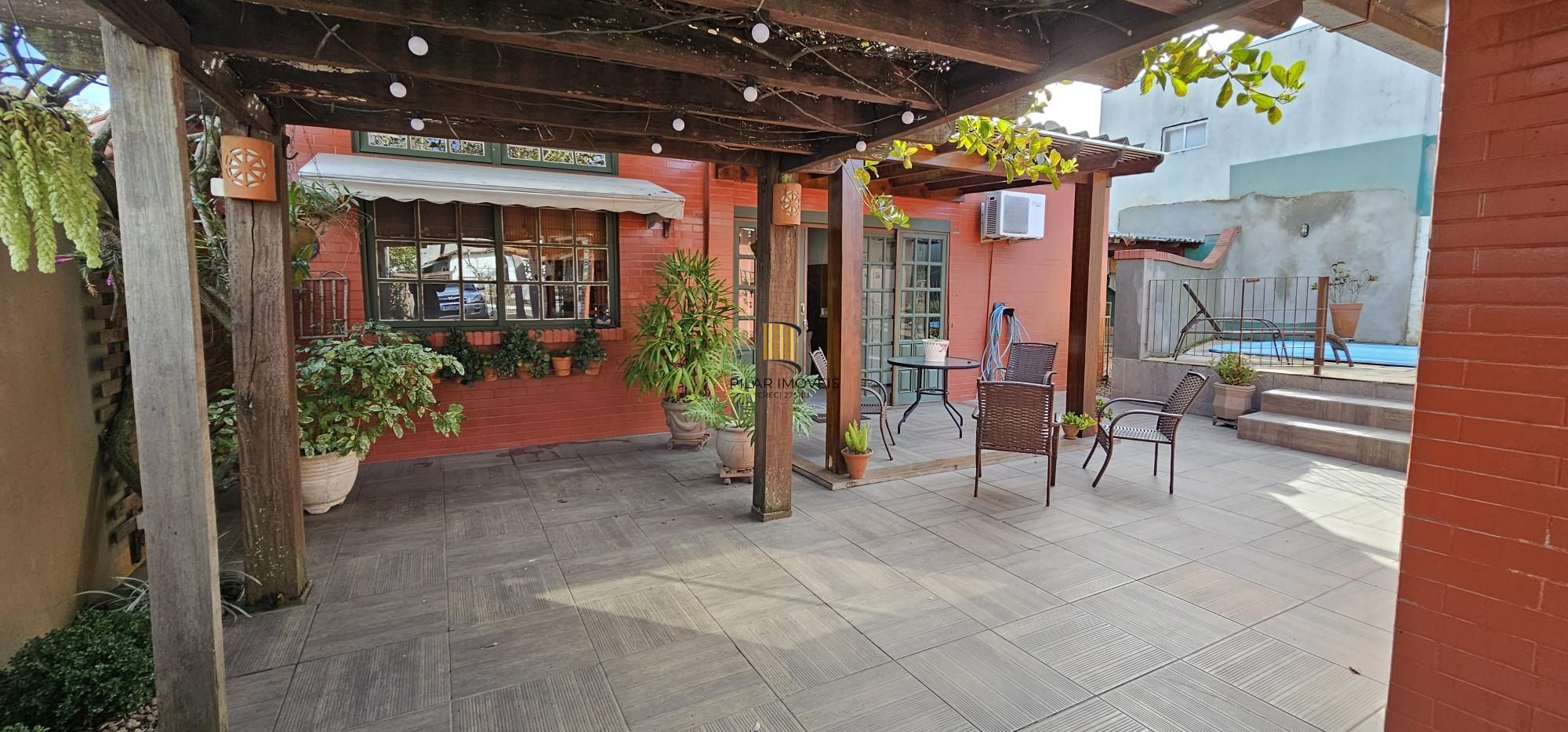 Casa de Condomínio 3 dormitórios no bairro Hípica