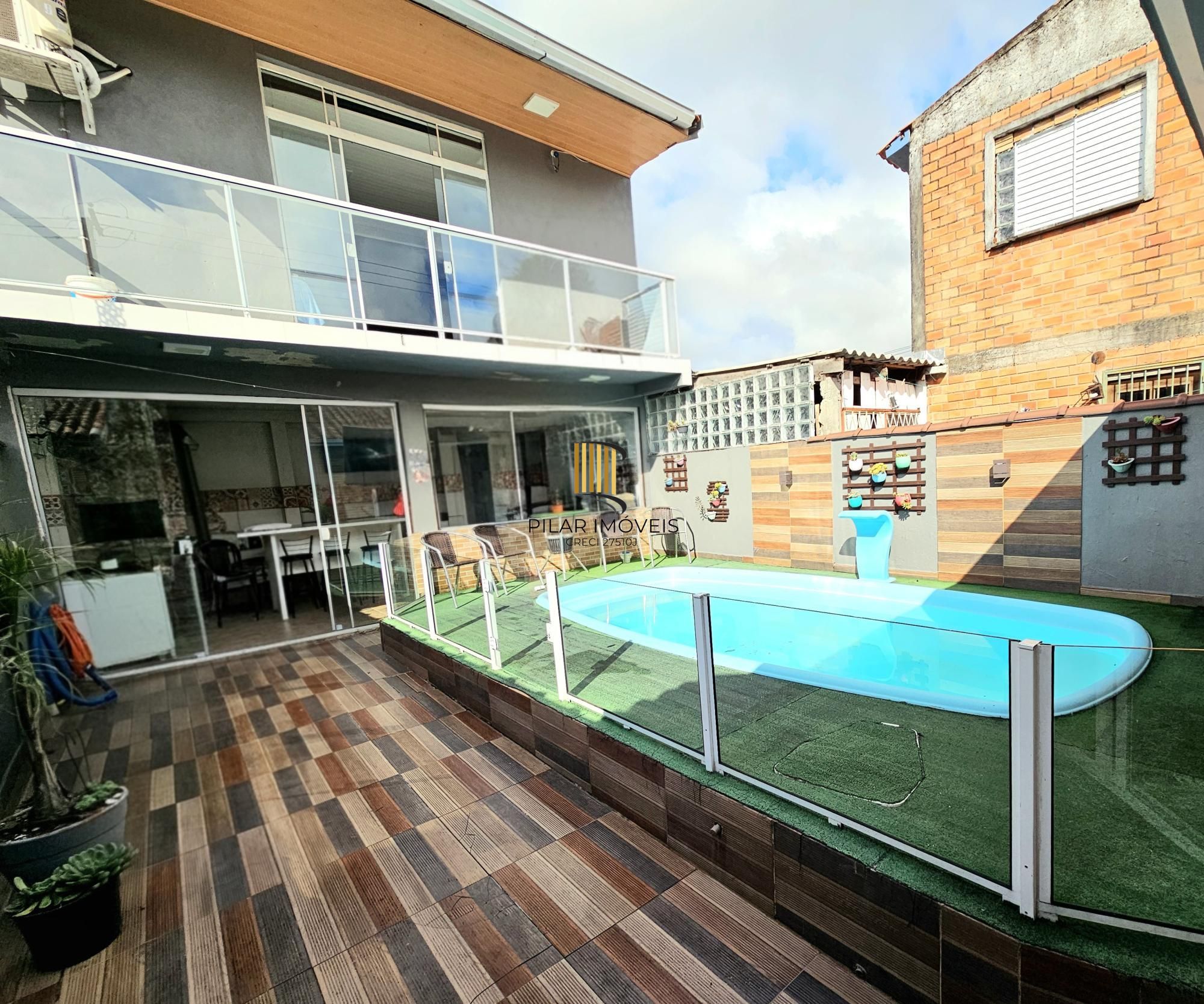 Casa com piscina e salão de festas na Rua Capitão Pedroso bairro Restinga zona sul de Porto Alegre ! - Pilar Imóveis