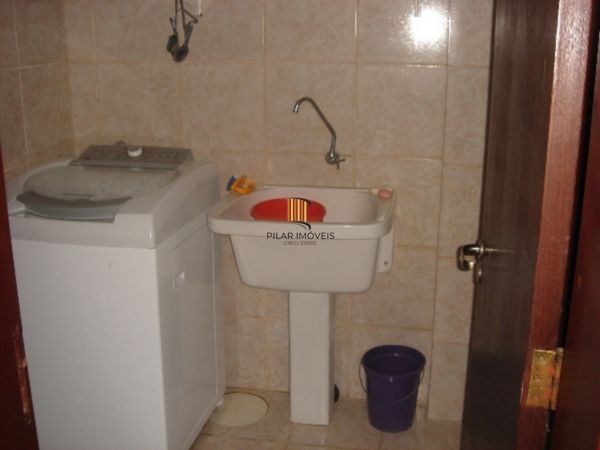Casa para Venda - 500m², 4 dormitórios, sendo 1 suites, 1 vaga - Imperial Parque