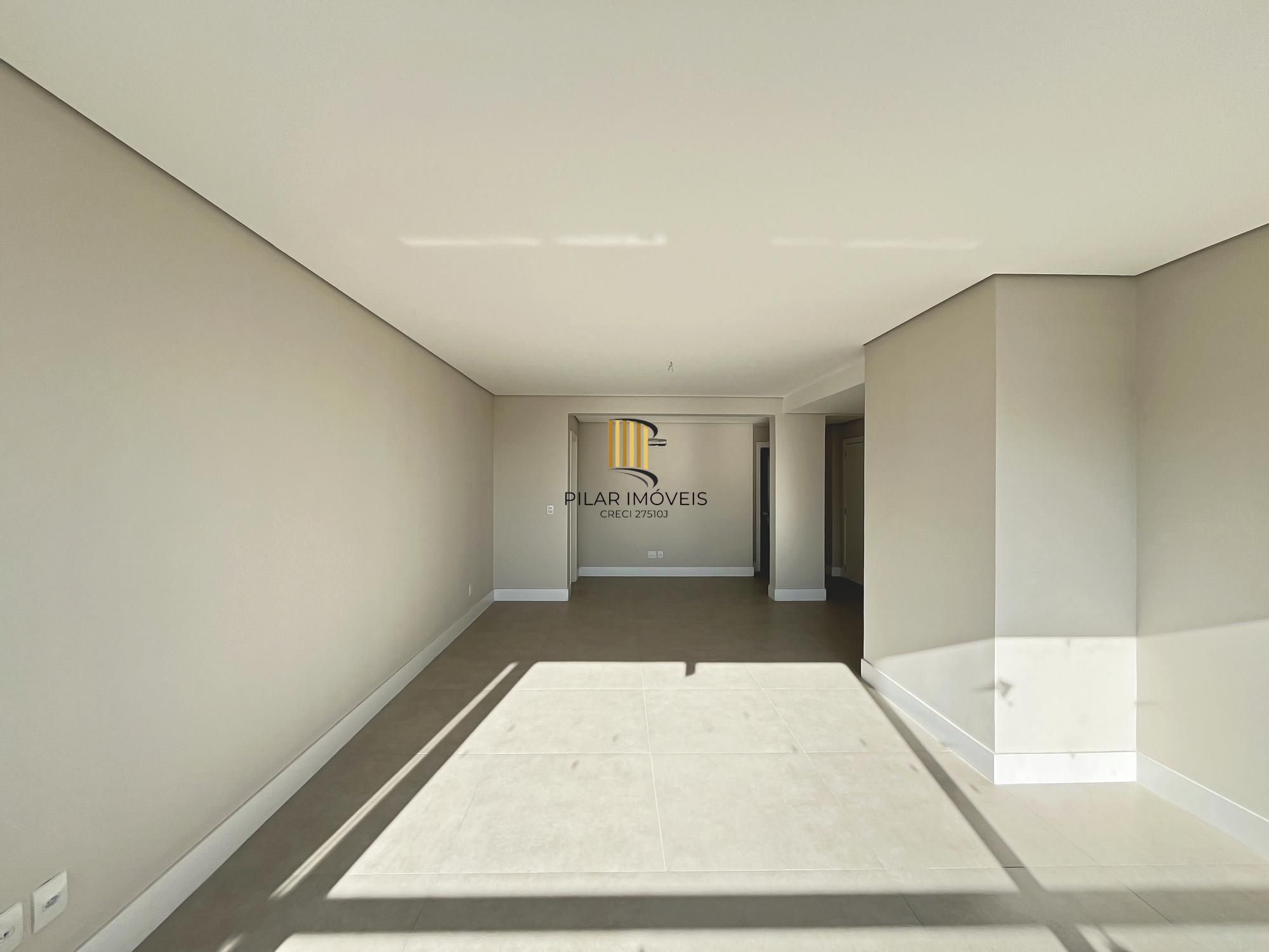 Apartamento com 3 Suítes no Cristal