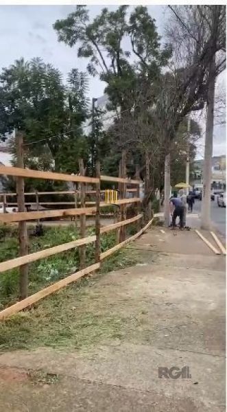 Terreno em Porto Alegre, no bairro Teresópolis, à venda.
