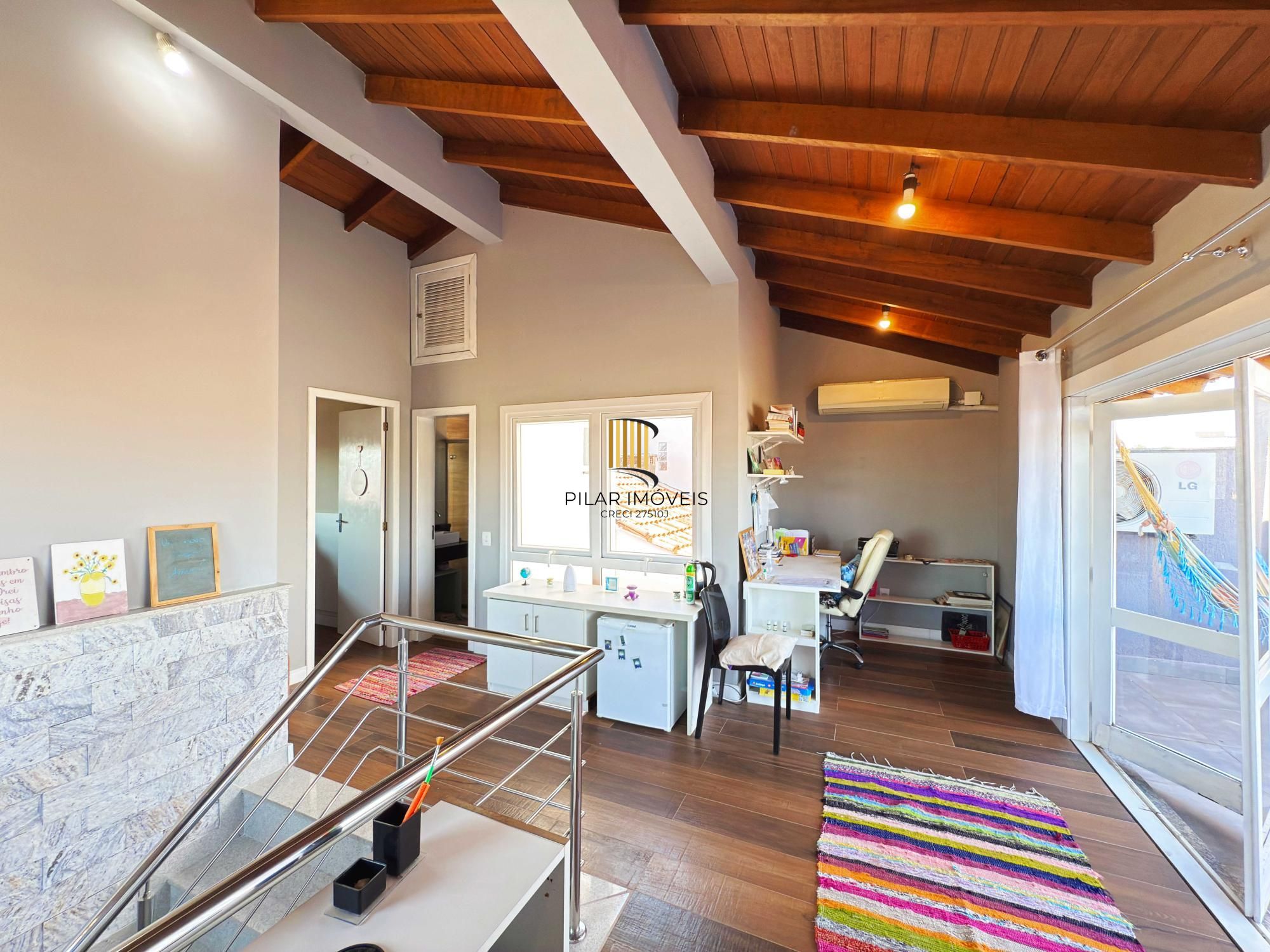 Em busca de uma casa espaçosa e cheia de comodidades no bairro Hípica