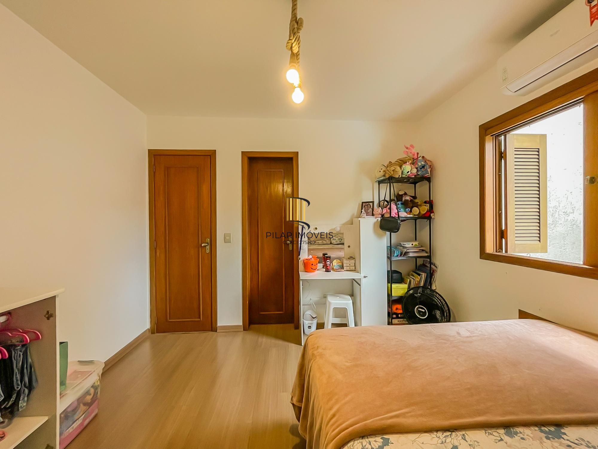 Casa 3 suítes com piscina em condomínio alto padrão na zona sul de Porto Alegre !