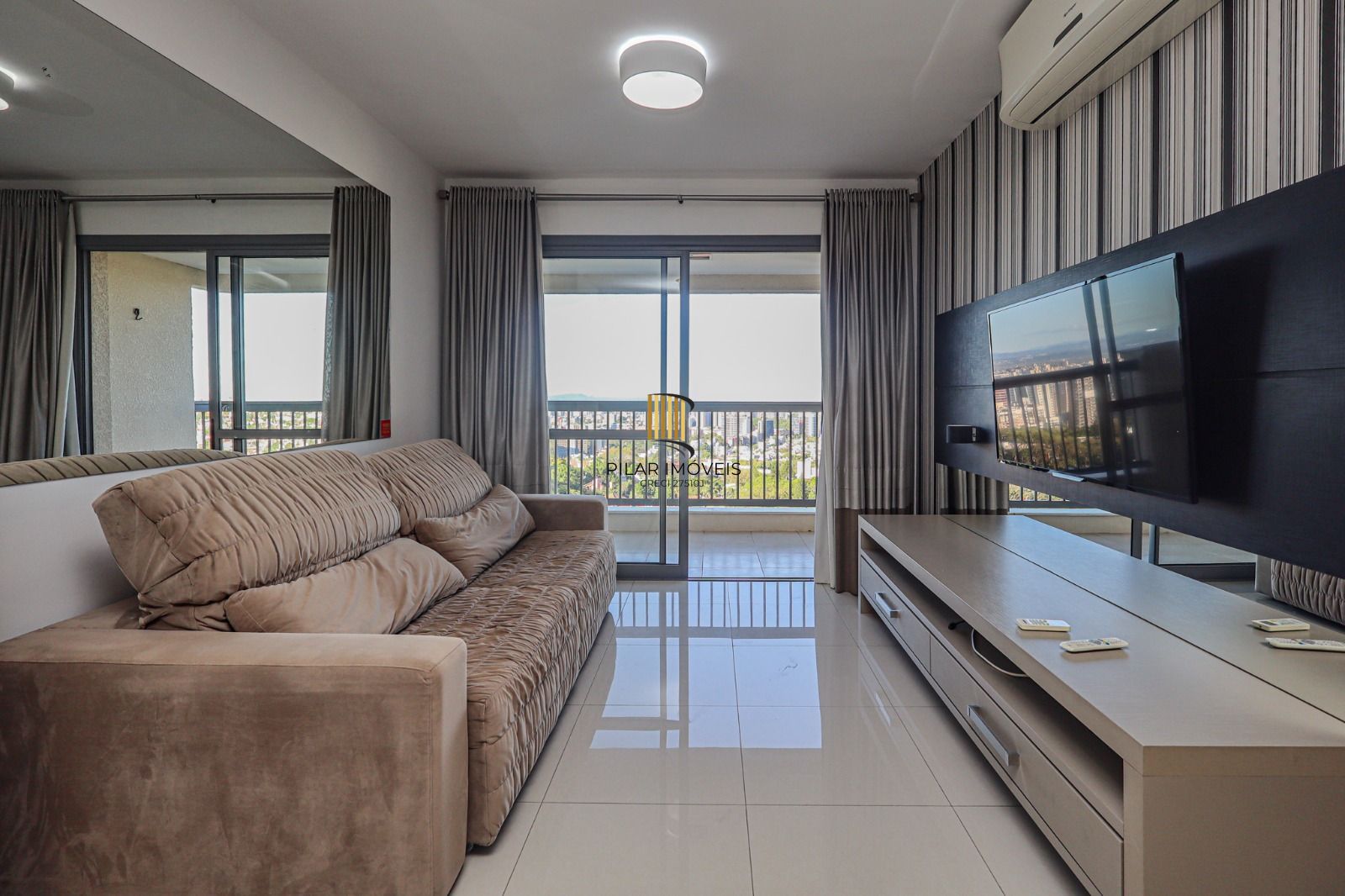 Apartamento 2 dormitórios no bairro Três Figueiras