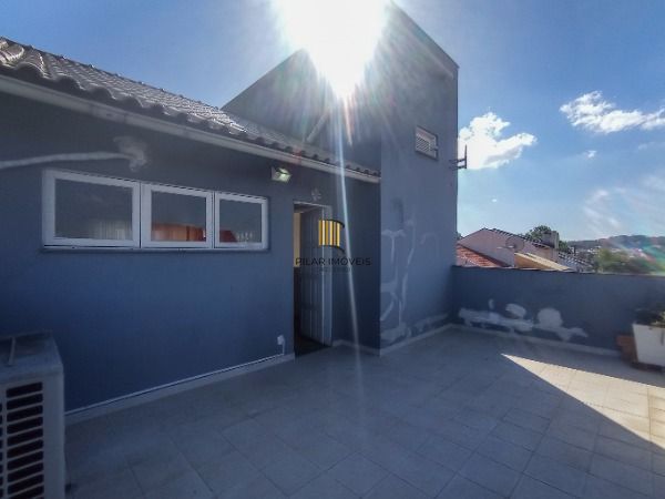 Casa com piscina para Venda - 189.91m², 3 dormitórios, sendo 1 suítes, 2 vagas - Hípica