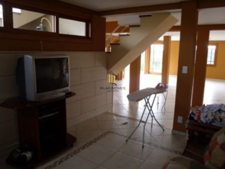 Casa para Venda - 300m², 3 dormitórios, sendo 1 suites, 4 vagas - Vila Nova