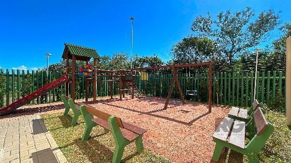 Casa Condominio em Porto Alegre, no bairro Hípica, com 3 dormitório(s), e 3 banheiros, à venda.