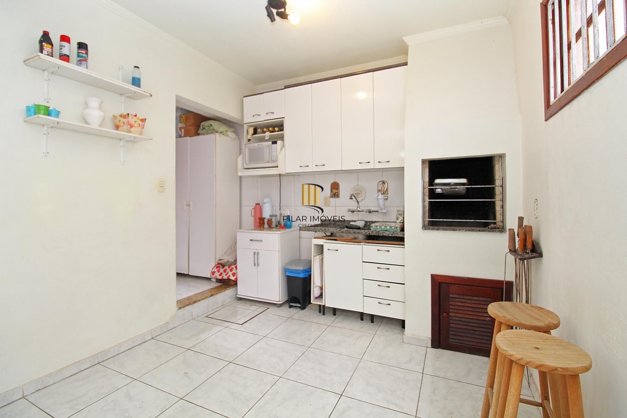 Casa em condomínio com 3 dormitórios, sendo 1 suíte com closet e sacada