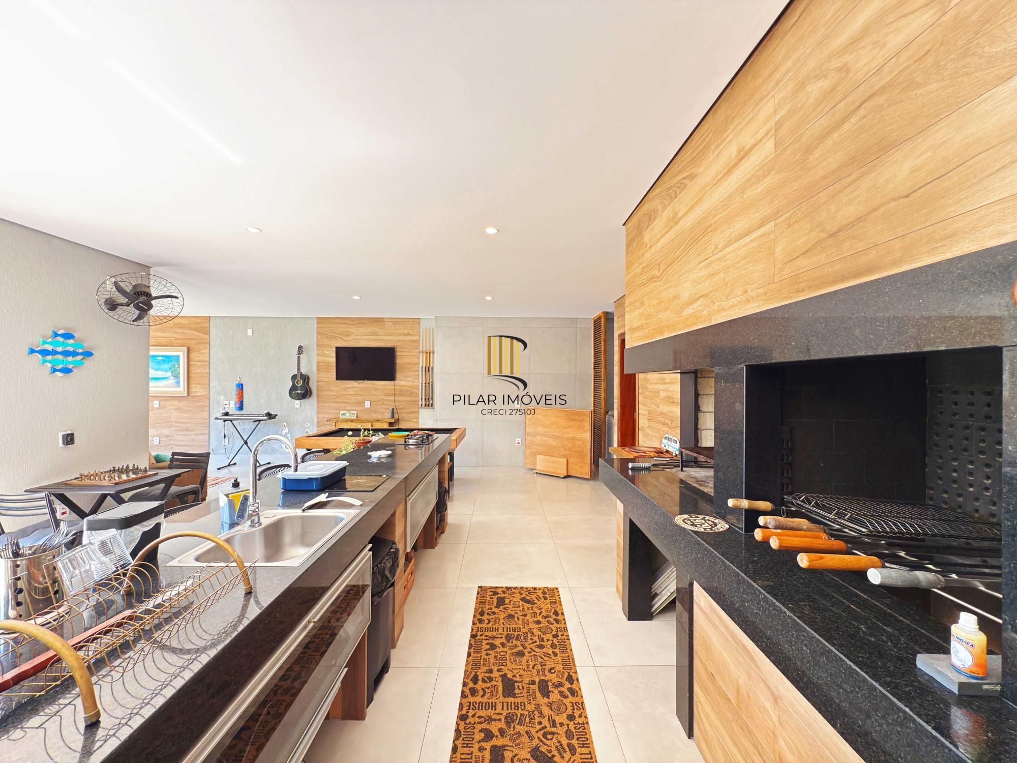 Em busca de uma casa espaçosa e cheia de comodidades no bairro Hípica