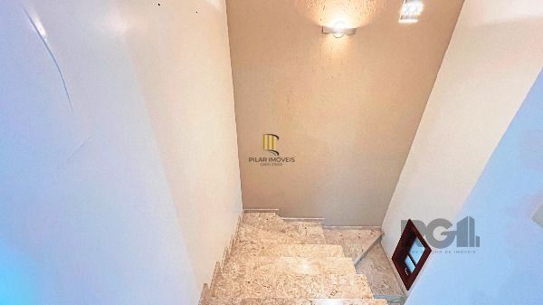 Casa em Porto Alegre, no bairro Hípica, com 3 dormitório(s), e 3 banheiros, à venda.