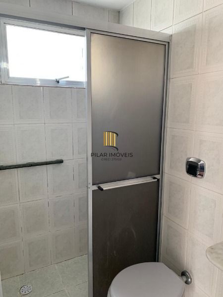 Apartamento em Porto Alegre, no bairro Tristeza, com 2 dormitório(s), e 2 banheiros, à venda.