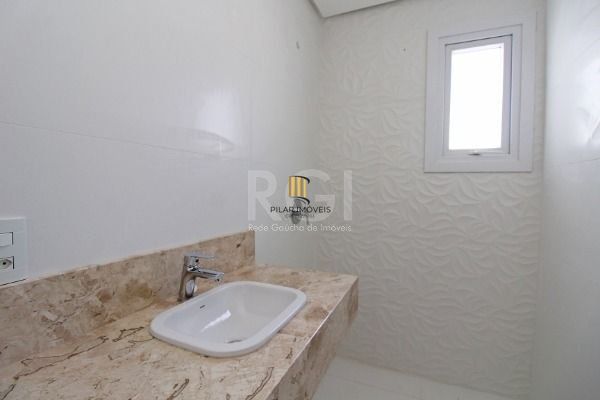 Casa Condominio para Venda - 364m², 3 dormitórios, sendo 3 suites, 2 vagas - Pedra Redonda