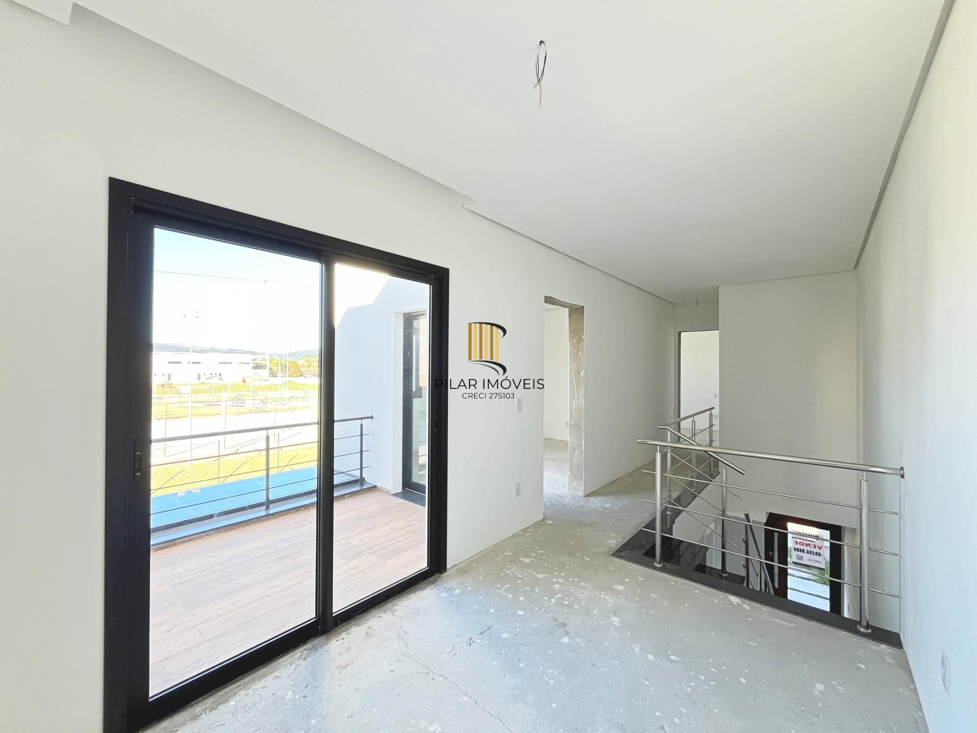 Casa em Porto Alegre, no bairro Hípica, com 3 dormitório(s), e 3 banheiros, à venda.