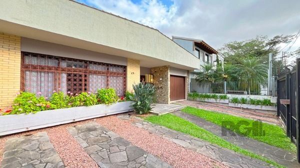 Casa para Venda - 320m², 5 dormitórios, sendo 3 suites, 8 vagas - Ipanema - Pilar Imóveis