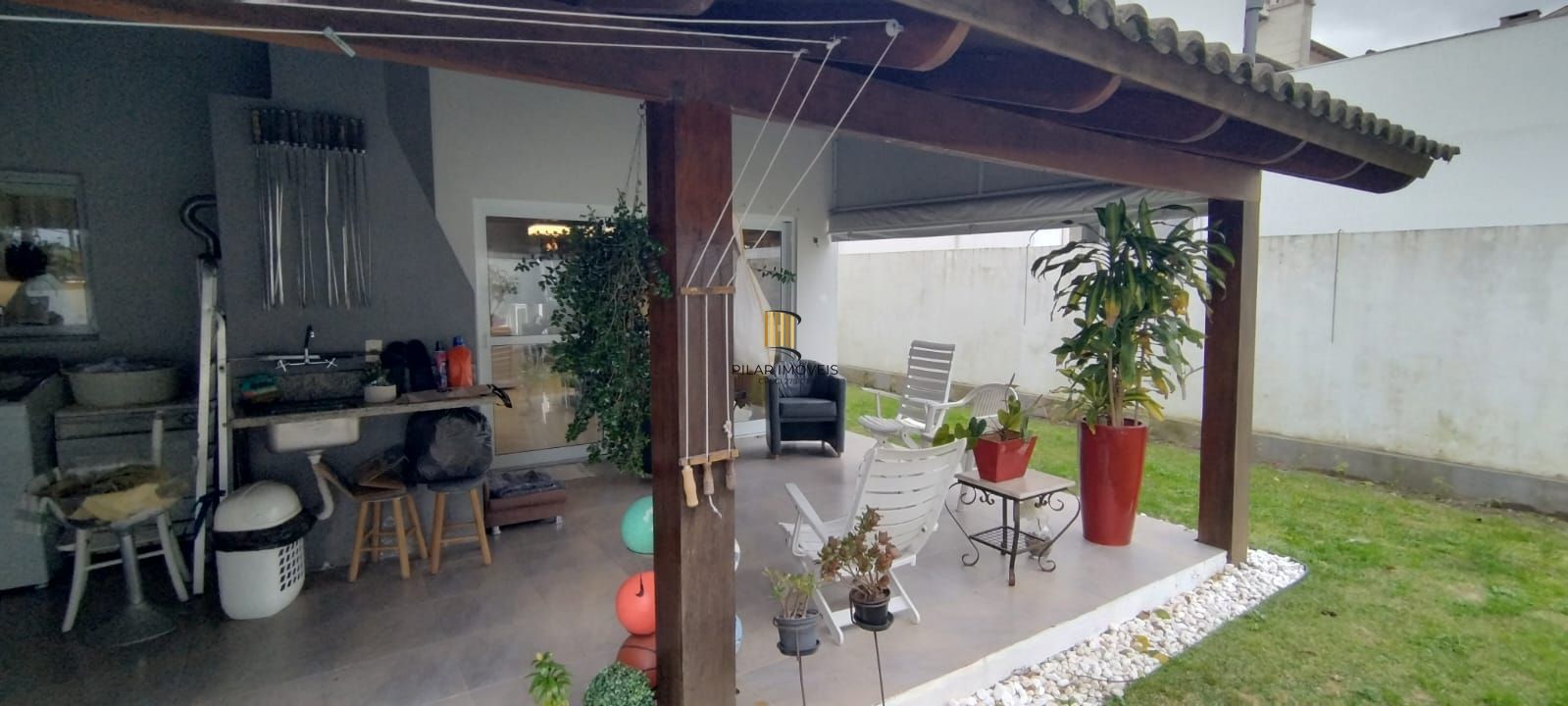 Casa de Condomínio 3 dormitórios no bairro Hípica