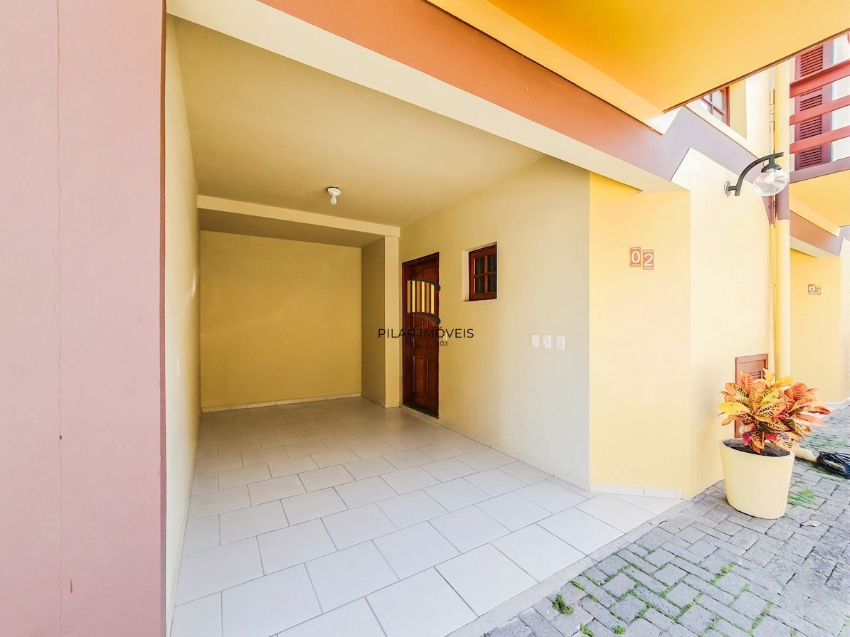 No bairro Serraria, casa em condomínio com 3 dormitórios