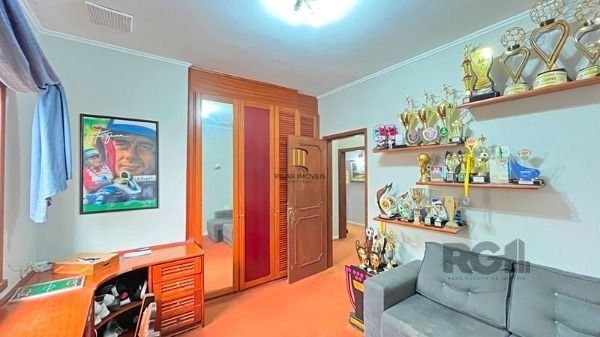 Casa para Venda - 320m², 5 dormitórios, sendo 3 suites, 8 vagas - Ipanema