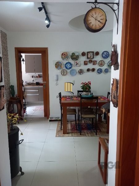 Apartamento em Porto Alegre, no bairro Cavalhada, com 2 dormitório(s), e 2 banheiros, à venda.