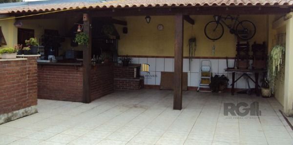 Casa 3 dormitórios no bairro Ponta Grossa