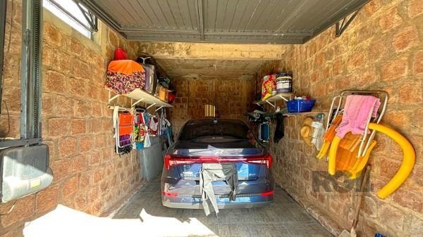 Casa Condominio em Porto Alegre, no bairro Santa Tereza, com 3 dormitório(s), e 3 banheiros, à venda.