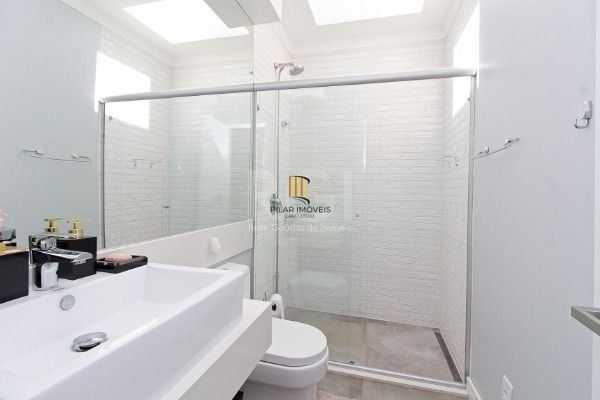 Casa Condominio em Porto Alegre, no bairro Hípica, com 3 dormitório(s), e 3 banheiros, à venda.