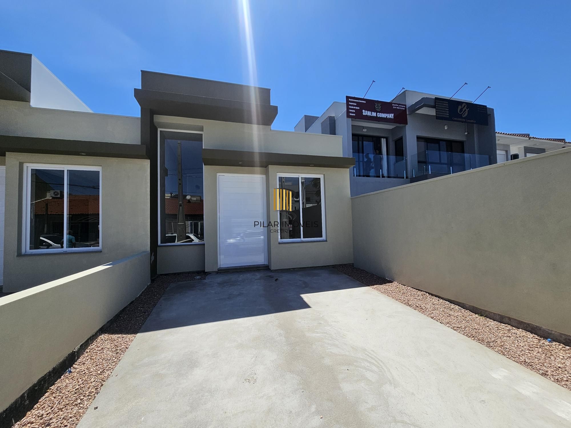 Casa 2 dormitórios no bairro Hípica