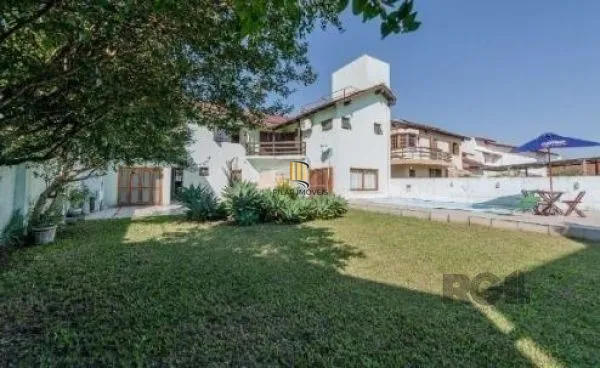 Casa em Porto Alegre, no bairro Aberta dos Morros, com 4 dormitório(s), e 4 banheiros, à venda.