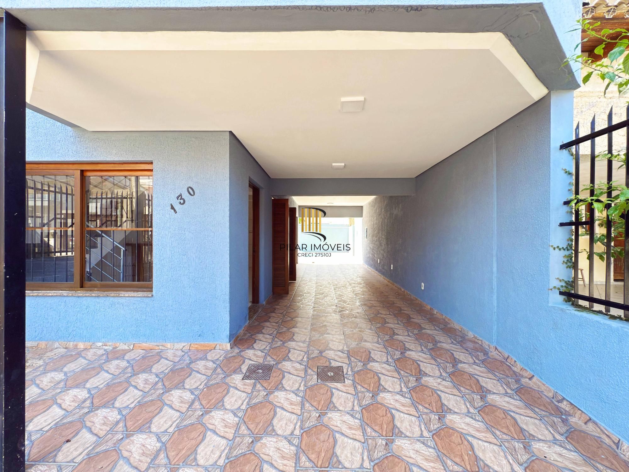 Casa 2 dormitórios no bairro Hípica