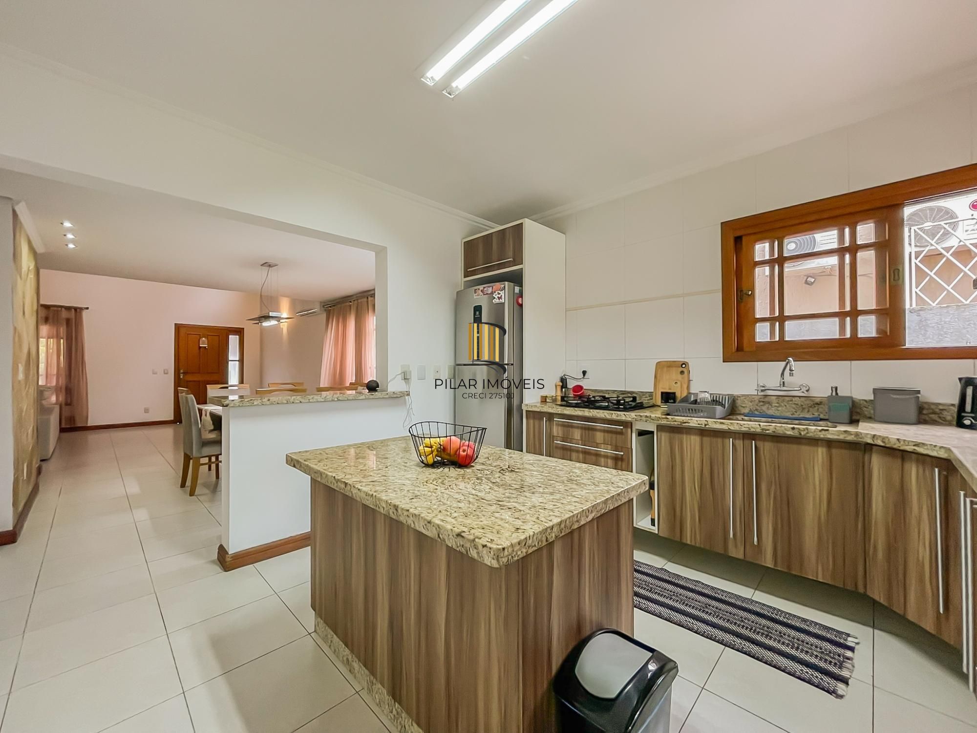 Casa 3 suítes com piscina em condomínio alto padrão na zona sul de Porto Alegre !