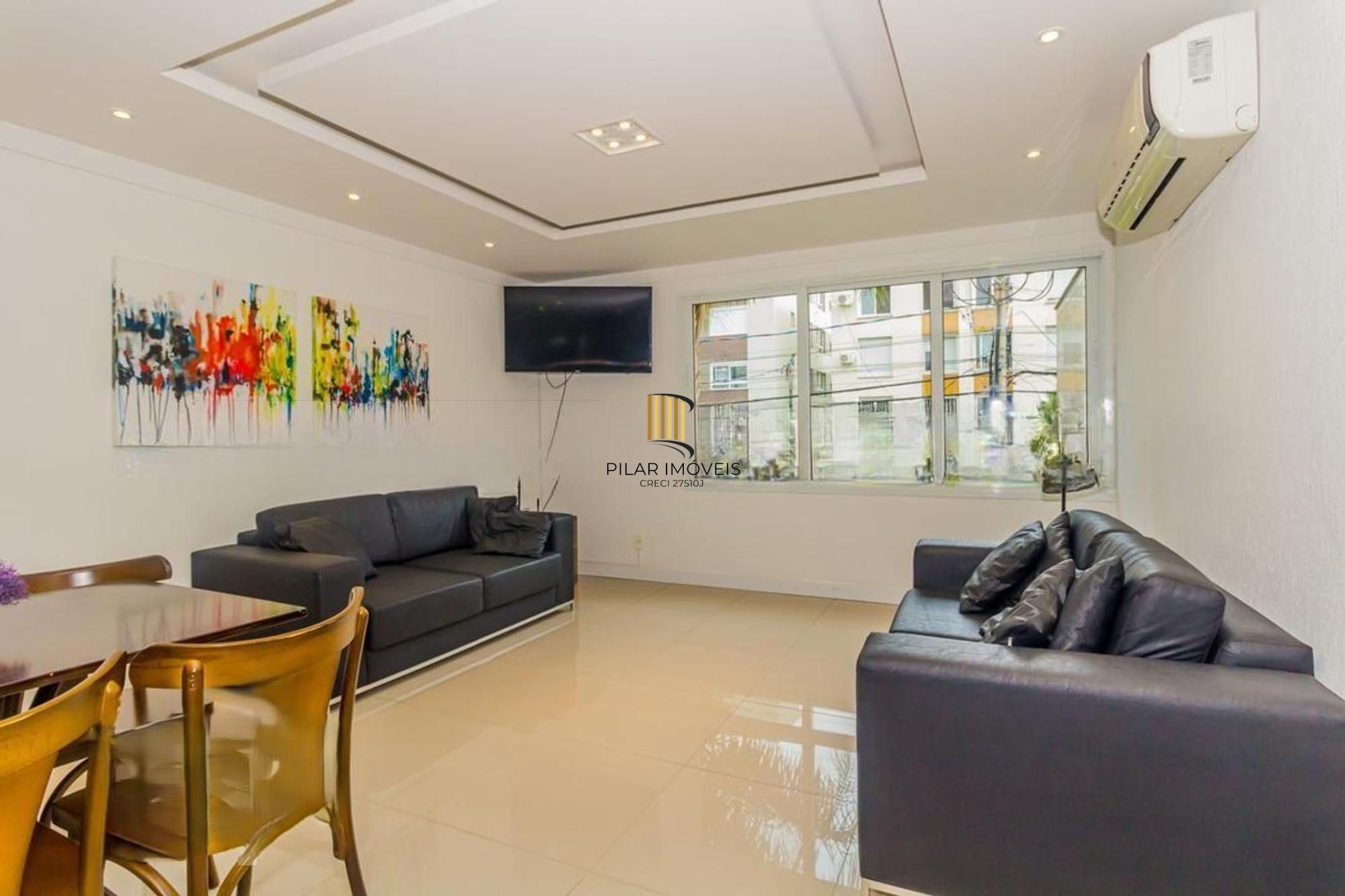 Apartamento semi mobiliado, 2 dormitórios, 1 suíte e 1 vaga de garagem coberta no bairro Menino Deus em Porto Alegre.