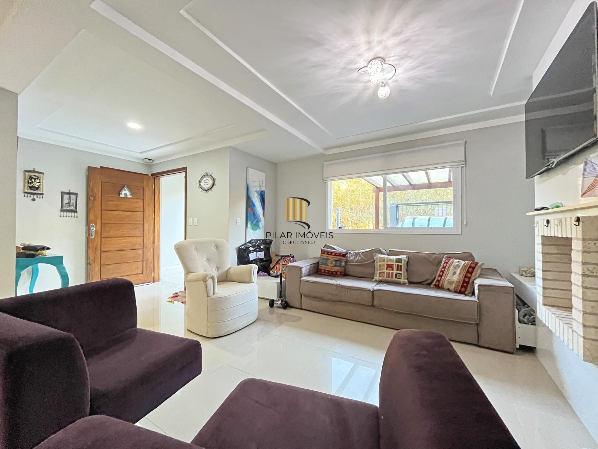 Casa para Venda - 270m², 3 dormitórios, sendo 1 suites, 2 vagas - Guarujá