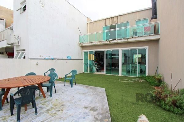 Casa Condominio para Venda - 137m², 3 dormitórios, sendo 1 suites, 3 vagas - Hípica