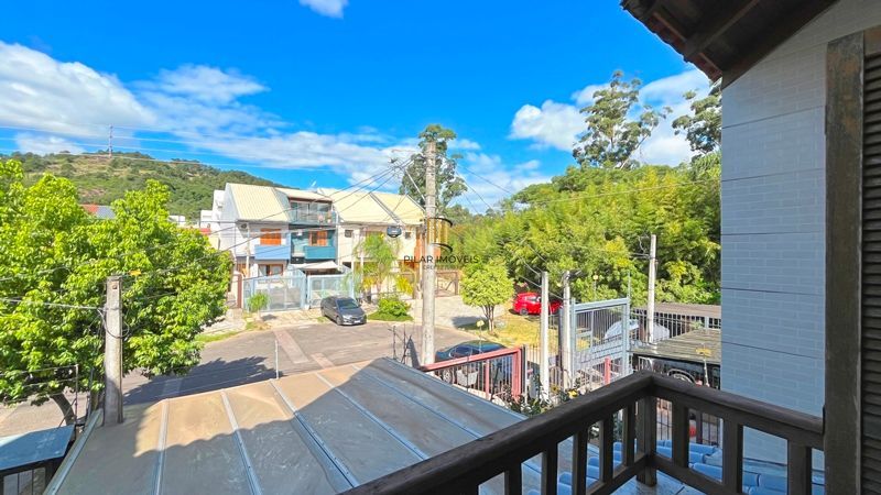 Casa 2 dormitórios no bairro Guarujá
