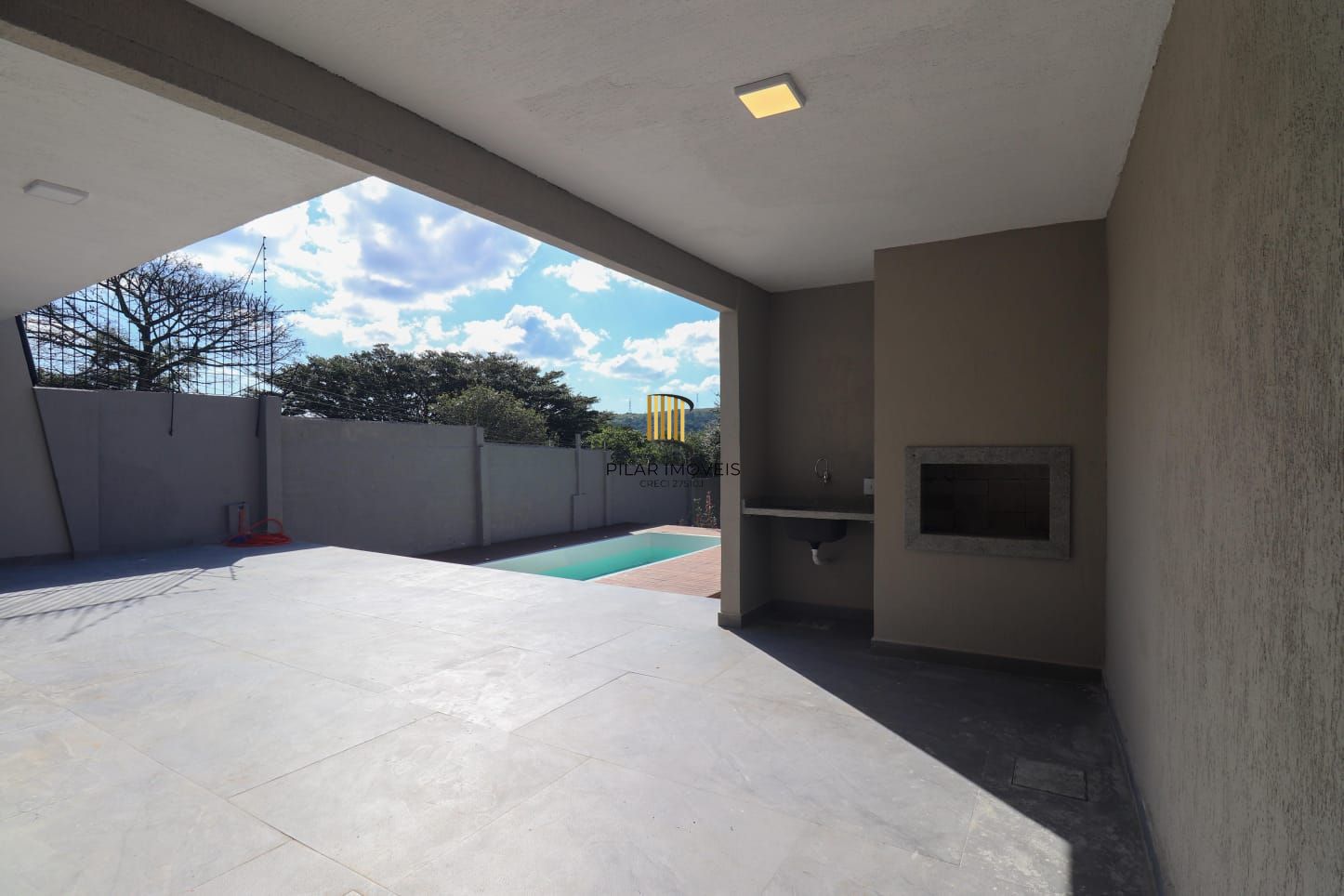 Casa 4 dormitórios no bairro Vila Nova